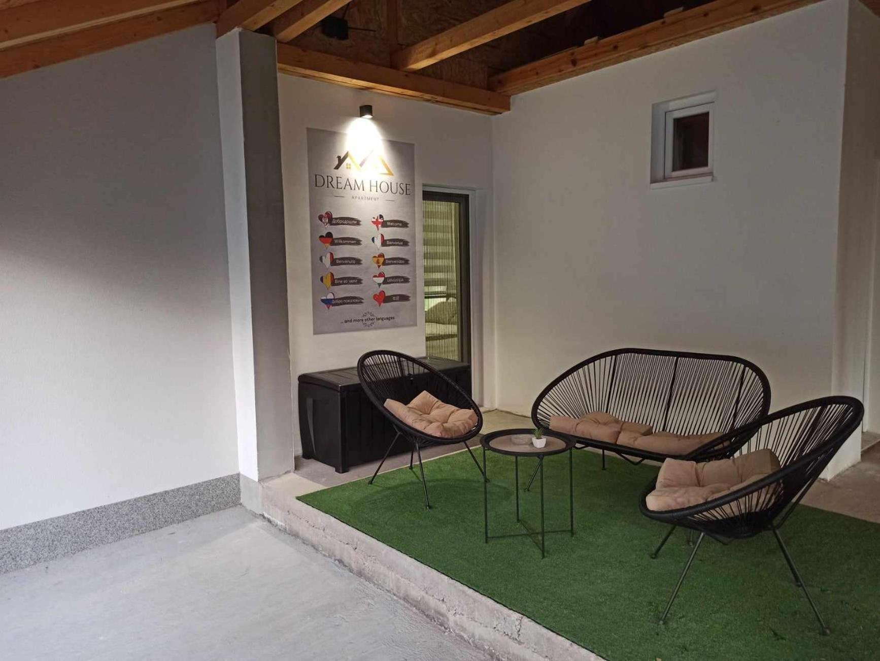 Dream House Apartment Vârşeţ Exterior foto